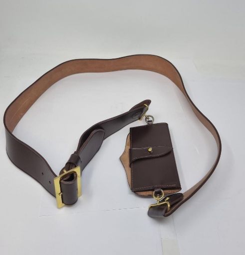 Picture of QRH Crossbelt & Pouch - OR - Size 44 - Brown Leather - Brass Mounts