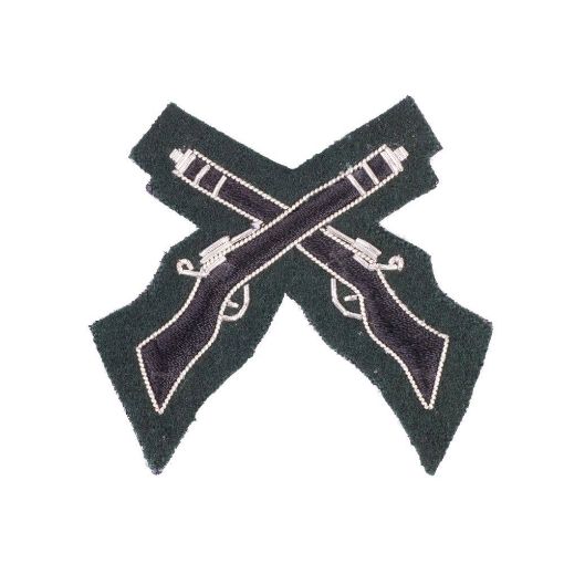 Picture of Rifles Mess Dress - Qualification Badge - Skill - At - Arms (X Rifles) - Black on Rifle Green