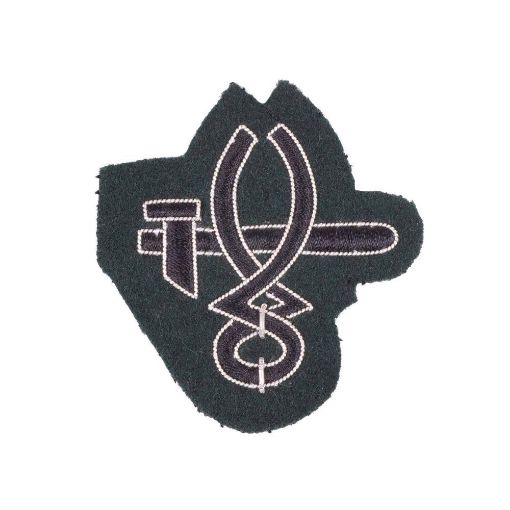 Picture of Rifles Mess Dress - Qualification Badge - Artificer - Silver on Rifle Green