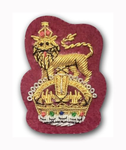 Picture of Staff Officer Beret Badge - Maroon Ground - Tudor Crown